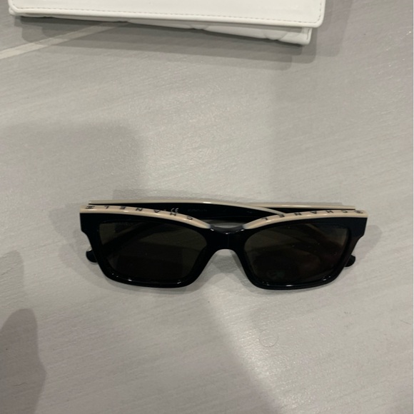 Chanel black/beige rectangle sunglasses - Picture 1 of 6